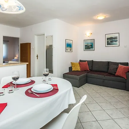 Poslon Apartament Vir