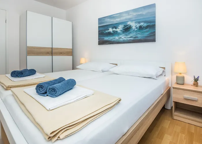 Poslon Апартаменты Вир